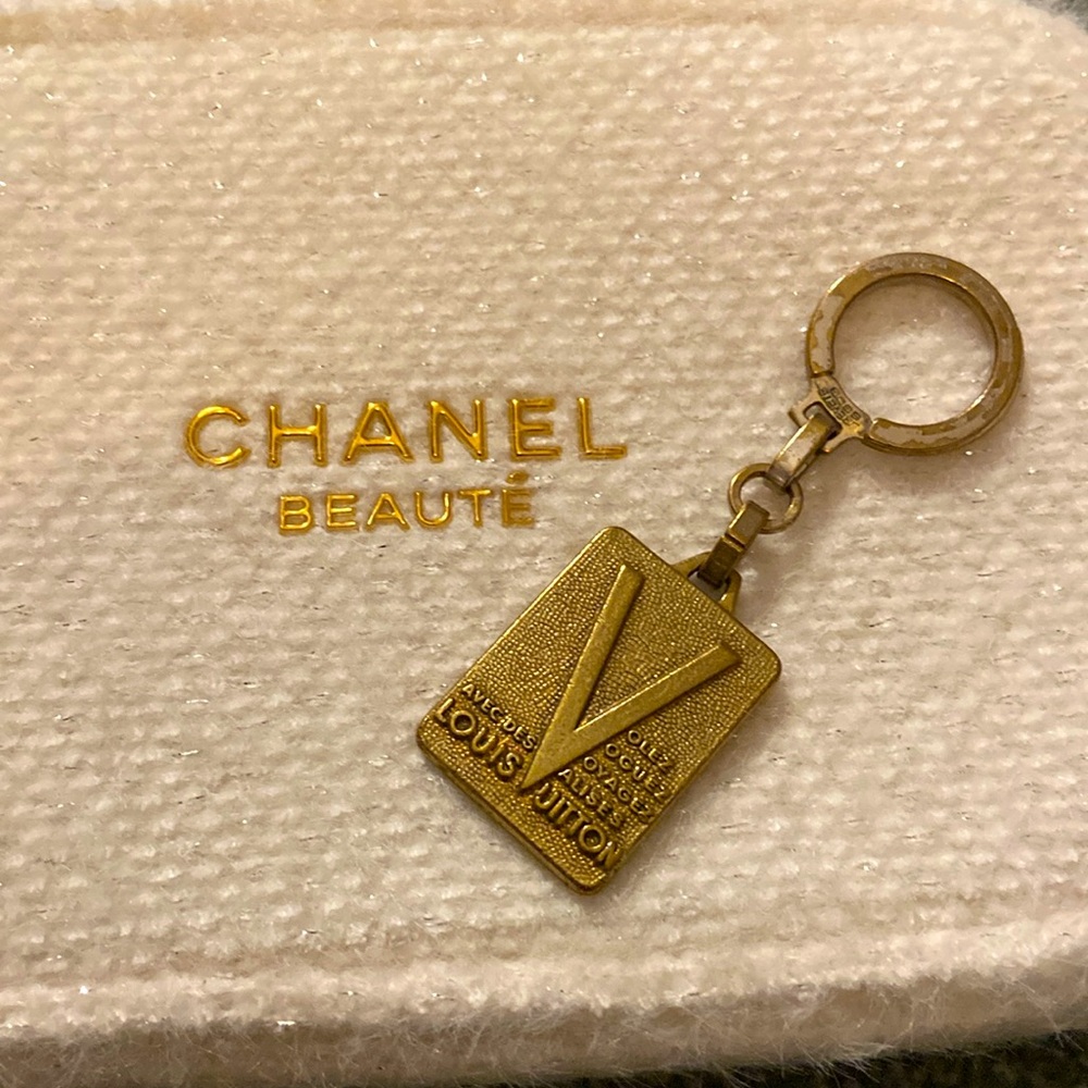 Vintage LOUIS VUITTON KEYCHAIN